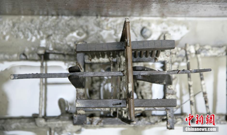 圖為蜀錦織機仿真蜀錦織機，為我國唯一有出土單位、完整保存的織機模型。