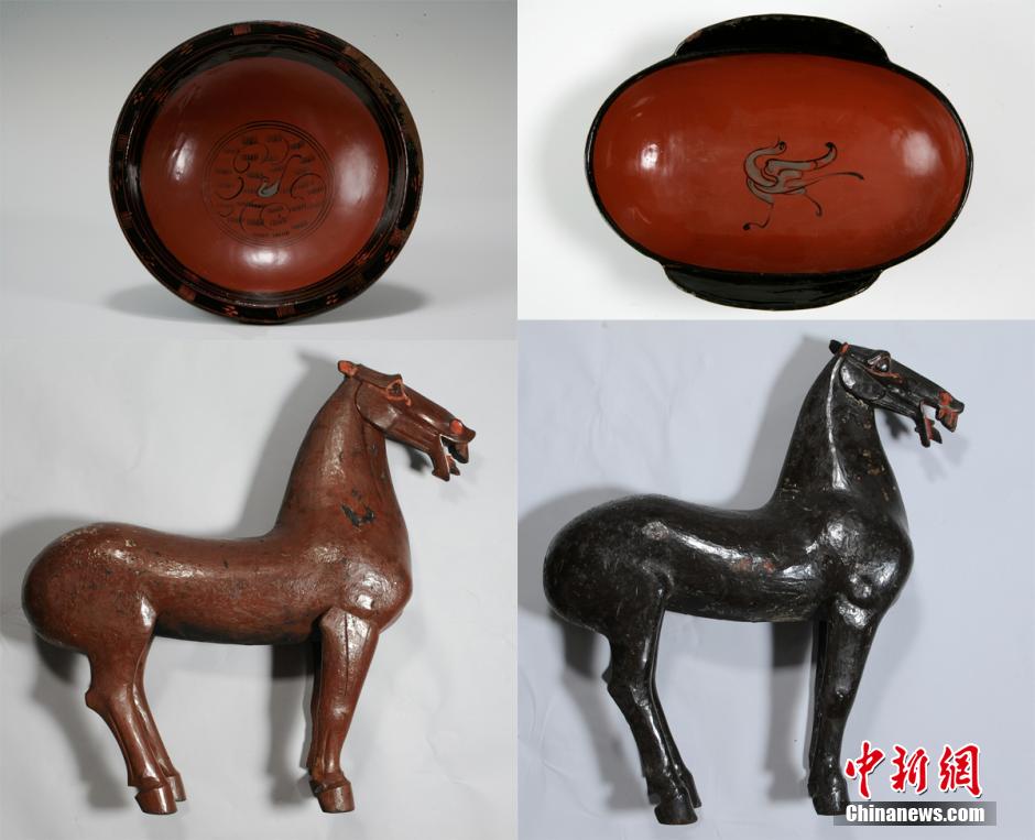 圖為出土漆器240余件，器形有耳杯、奩、幾、盤、盒、俑、馬等。