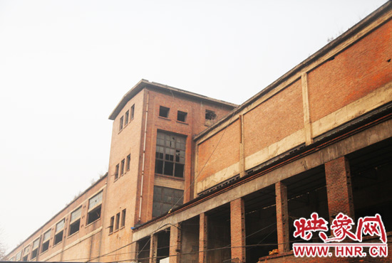 廢舊的廠房，充滿滄桑感