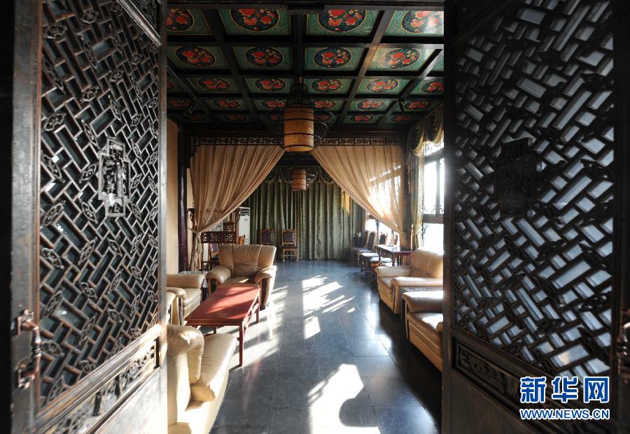 　“停業(yè)調(diào)整”的北海公園內(nèi)高檔餐廳上林苑內(nèi)部一角（1月15日攝）。