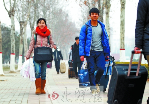 走進熟悉的校園，看到熟悉的笑臉，就這樣懷揣著自信和目標，迎接明天靠近下一站。