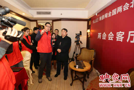 朱夏炎視察映象網(wǎng)全國兩會(huì)北京演播室 寄語爭做第一