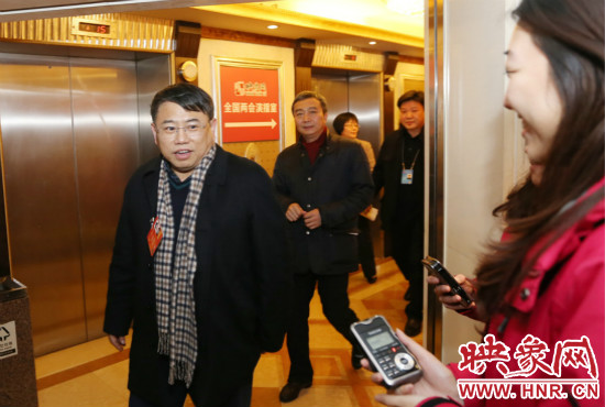 朱夏炎視察映象網(wǎng)全國兩會(huì)北京演播室 寄語爭做第一