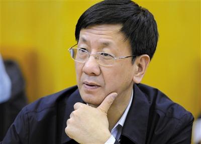 昨日，最高檢檢察長(zhǎng)曹建明在遼寧團(tuán)參加“兩高”報(bào)告分組審議。記者 陳杰 攝