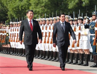 習(xí)近平會(huì)見(jiàn)土庫(kù)曼斯坦總統(tǒng)別爾德穆哈梅多夫