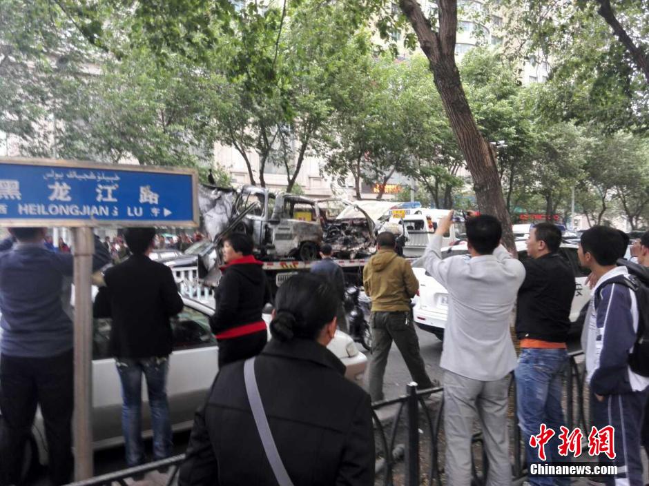 自治區(qū)和烏魯木齊市有關(guān)部門迅速處置，傷員已全部送往醫(yī)院救治。