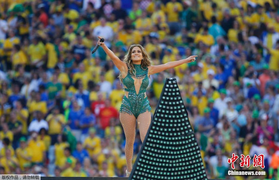 北京時(shí)間6月13日凌晨2時(shí)，巴西世界杯正式拉開(kāi)帷幕。