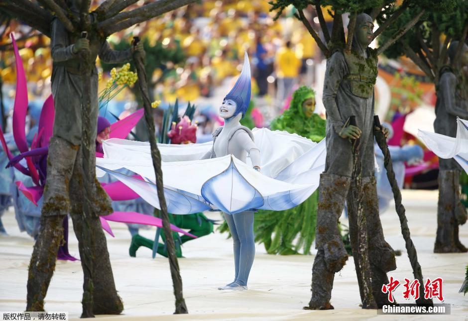 北京時(shí)間6月13日凌晨2時(shí)，巴西世界杯正式拉開(kāi)帷幕。