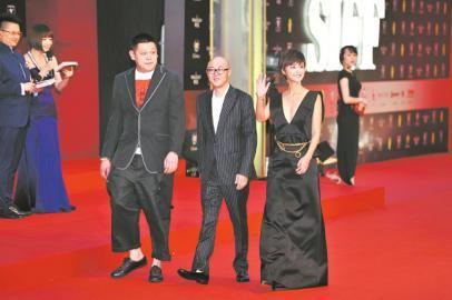 　　《勝利》劇組走紅毯，只可惜黃海波未能參加。