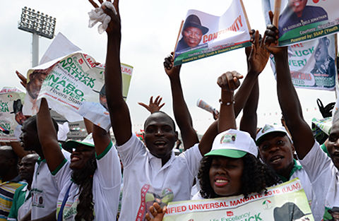 11日，喬納森總統(tǒng)的支持者在集會現(xiàn)場。