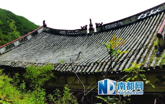 　照光寺在致歉微博中稱，該寺位于蒼山之上，年久失修，且沒有防火通道。