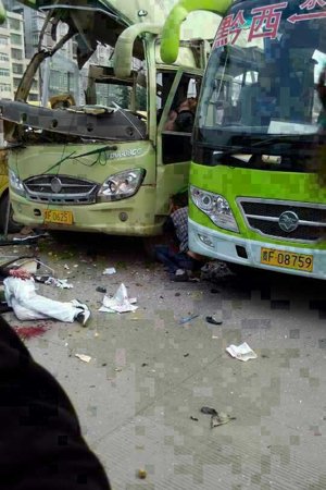 爆炸現(xiàn)場(chǎng)。圖片來(lái)自網(wǎng)絡(luò)