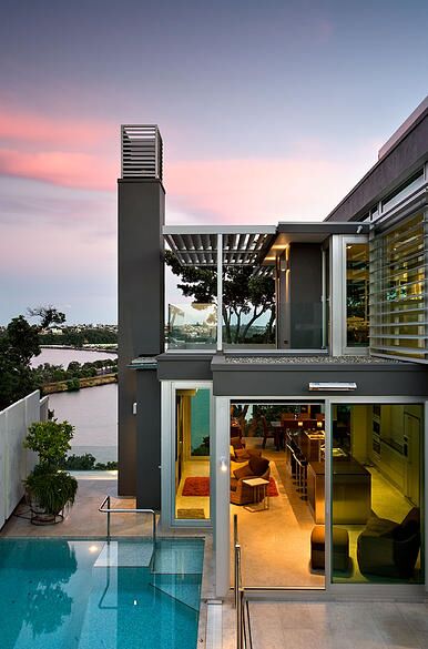 近日，新西蘭華人土豪再次出手，以1010萬的價(jià)格購買了位于Parnell的一座無敵海景豪宅。