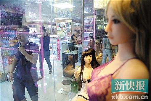 廣東成人用品市場調(diào)查。圖為各地的經(jīng)銷商都會在此進貨。新快報記者 孫毅/攝