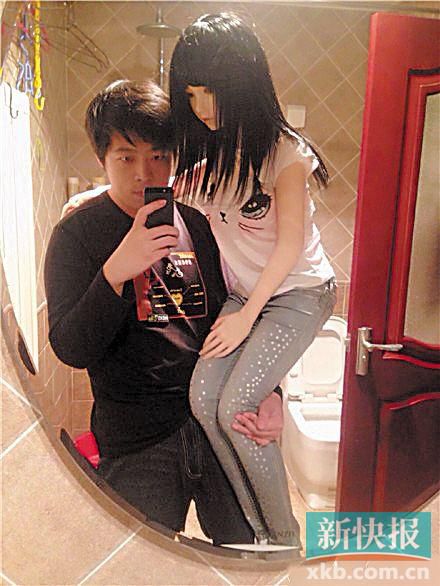 宋渤平常就是這樣抱著重20公斤的小蝶出門。 微博圖