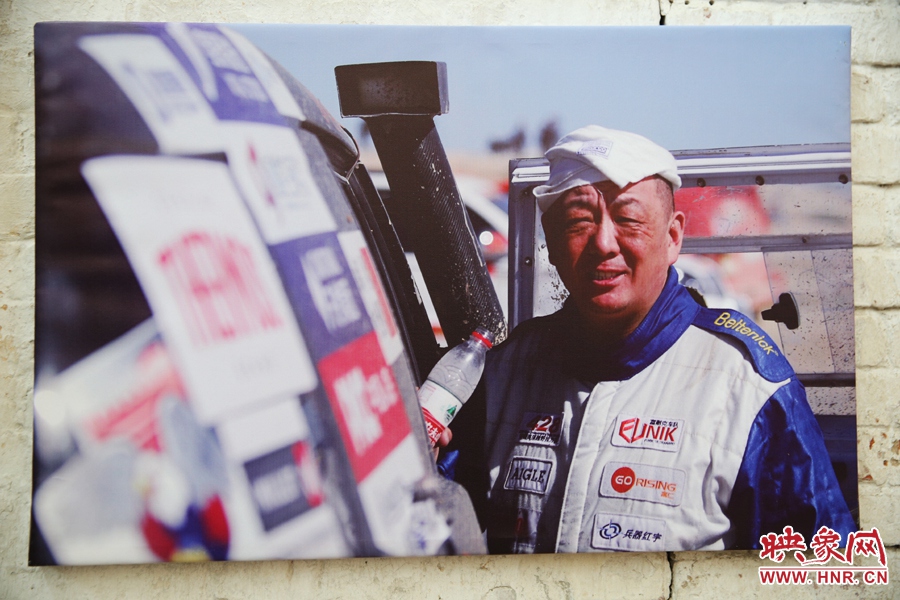 賽車的世界、更是男人的世界。圖為部分參展攝影作品。