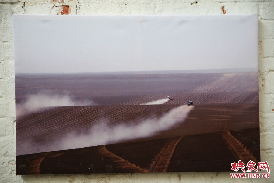 賽車的世界、更是男人的世界。圖為部分參展攝影作品。