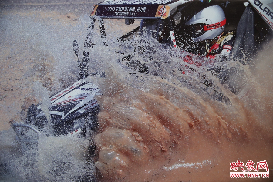 賽車的世界、更是男人的世界。圖為部分參展攝影作品。