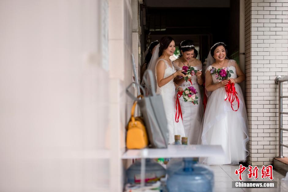 廣東一大學為校友舉行集體婚禮 50對夫妻重返母校 廣東一大學為校友舉行集體婚禮 50對夫妻重返母校