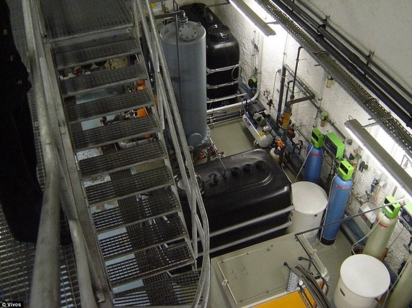 圖為堡壘內(nèi)的儲水和發(fā)電系統(tǒng)，同時還配備溫度調(diào)節(jié)與通風(fēng)設(shè)備。