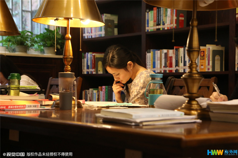 重慶大學(xué)改造翻新的“民國風(fēng)圖書館”走紅網(wǎng)絡(luò)，引得無數(shù)網(wǎng)友點贊