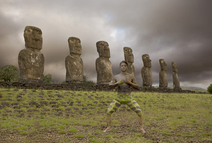 美藝術(shù)家彩繪模特“隱身”世界七大奇跡 美藝術(shù)家彩繪模特“隱身”世界七大奇跡