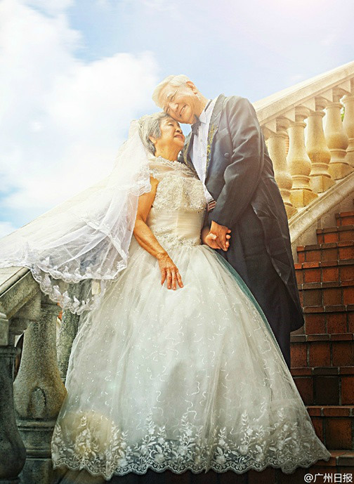 為愛圓夢！八旬老人帶老伴拍攝童話式夢幻婚紗照(圖)