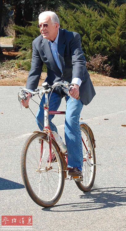 各國領導人退休后都干啥？小布什刷盤布朗教書