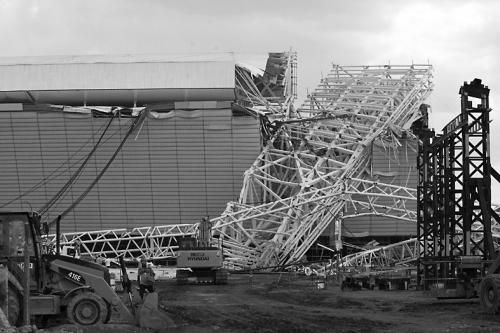 圣保羅市伊塔蓋拉球場坍塌現(xiàn)場。