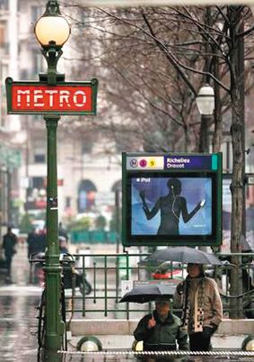 法國設(shè)置“語言警察”，防止民眾在受限制的場合說英語或聽英語內(nèi)容。