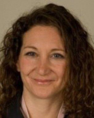 世衛(wèi)組織流感專家芒福德博士指出，H5N8病毒有可能會傳染給人。