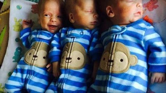美國(guó)女子誕下同卵三胞胎出現(xiàn)概率百萬(wàn)分之一（圖）