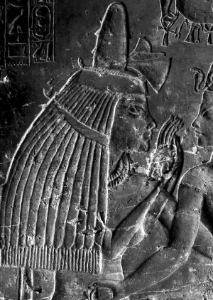 墓中壁畫顯示，馬婭把年幼的圖坦卡蒙抱在膝上。