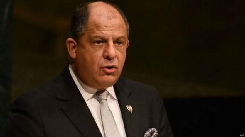 哥斯達黎加總統(tǒng)路易斯·索利斯表示，政府亟需資金因應財政赤字，但中國提供10億美元貸款的時機仍未成熟。（圖片來源：英國廣播公司網站）