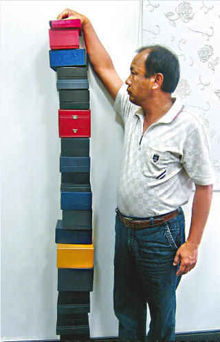 臺(tái)富商在大陸坐牢5年 妻子花4000萬(wàn)元養(yǎng)情夫(圖) 臺(tái)富商在大陸坐牢5年 妻子花4000萬(wàn)元養(yǎng)情夫(圖)