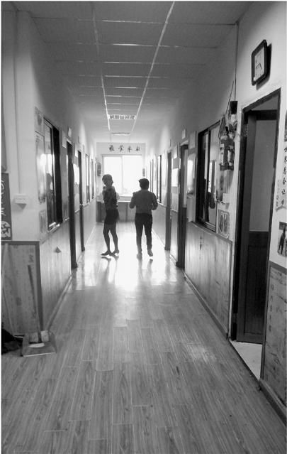 學(xué)校造假致290余名學(xué)生無(wú)學(xué)籍 均為外來(lái)人員子女