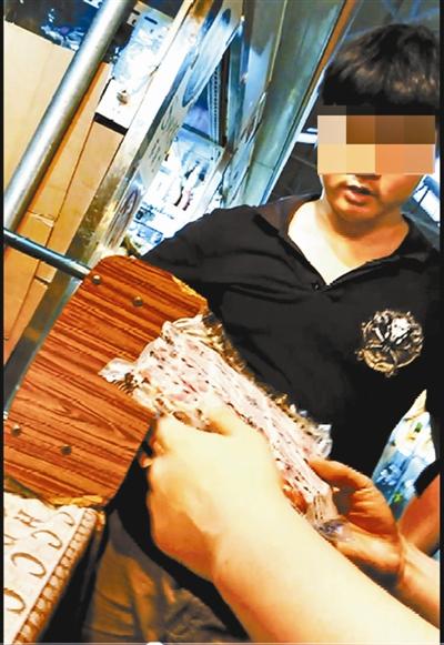 走私美國(guó)牛肉藏身北京批發(fā)市場(chǎng) 攤販自備冷庫 走私美國(guó)牛肉藏身北京批發(fā)市場(chǎng) 攤販自備冷庫