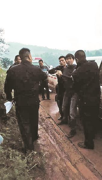 索瑪基金會(huì)理事長(zhǎng)黃紅斌被當(dāng)?shù)厣止矌ё? style= 索瑪基金會(huì)理事長(zhǎng)黃紅斌被當(dāng)?shù)厣止矌ё? complete=