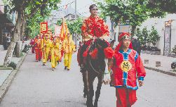 我的意中人騎著大馬，八抬大轎來娶我