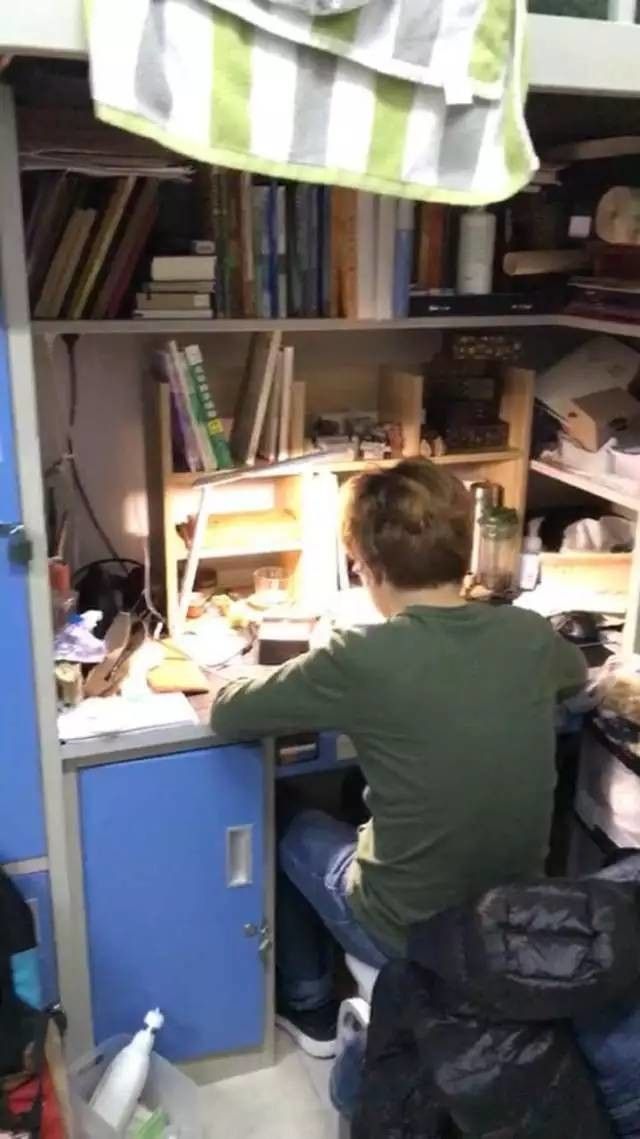 這個學(xué)校的男生宿舍火了！女同學(xué)都喊著要嫁