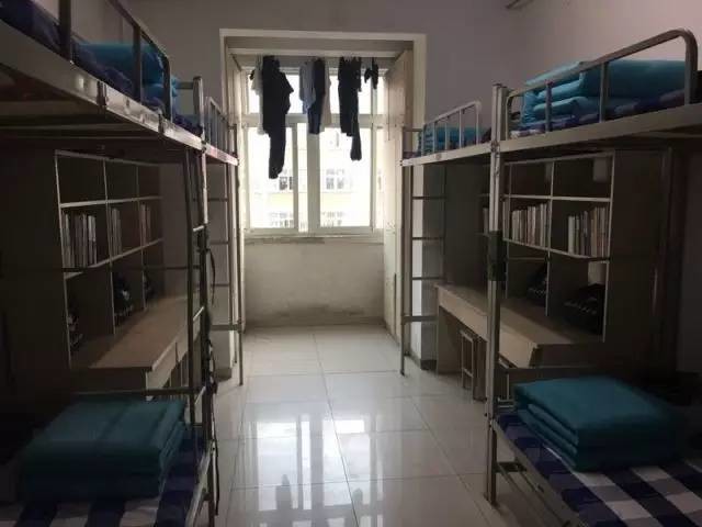 這個學(xué)校的男生宿舍火了！女同學(xué)都喊著要嫁