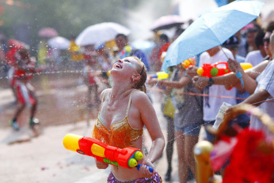 大連發(fā)現(xiàn)王國開啟“戲水狂歡”模式 大連發(fā)現(xiàn)王國開啟“戲水狂歡”模式