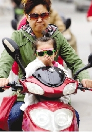 昨天清晨，文化宮路。 鄭州晚報(bào)記者 張翼飛 圖