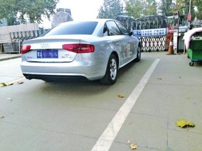 鄭州男子開(kāi)奧迪因5元停車費(fèi)與人理論時(shí)猝死 警方介入