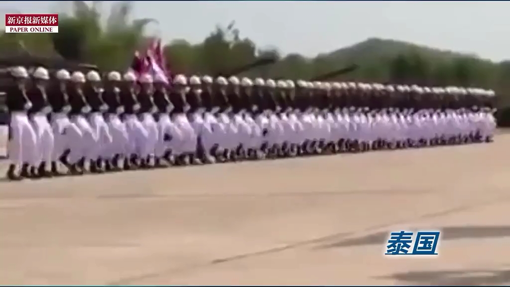 那些年摩托、樹(shù)人、斧頭兵上演的有趣閱兵式