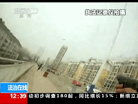 街頭警匪槍戰(zhàn) 雙方對(duì)開(kāi)數(shù)十槍