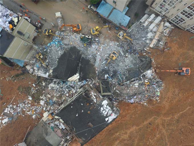 深圳滑坡區(qū)域?qū)嵤┚W(wǎng)格化救援挖掘