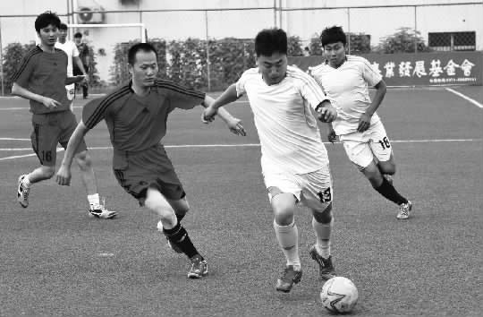 專為本屆賽事而組建的鄭州第九人民醫(yī)院隊(duì)，是該院歷史上第一支足球隊(duì)