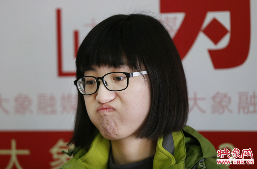 偶爾來個這樣的表情，算是放松緊張的心情吧！