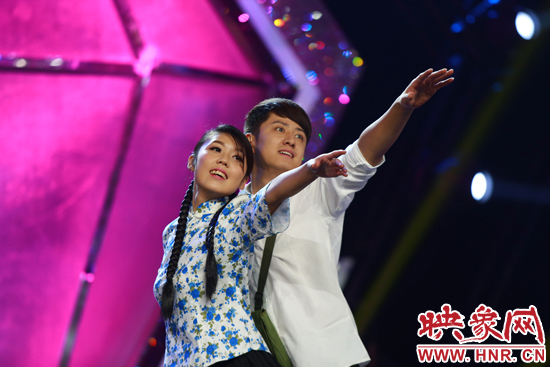 無聲戀人上演“山楂樹之戀” 無聲戀人上演“山楂樹之戀”